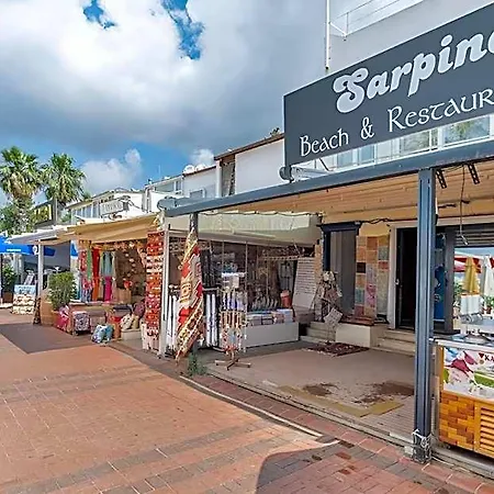 Seafront House Hotel *