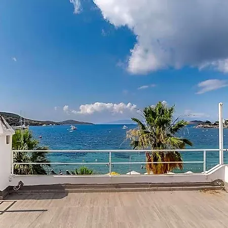 Seafront House Hotel *
