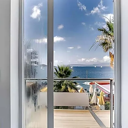 Otel Seafront House